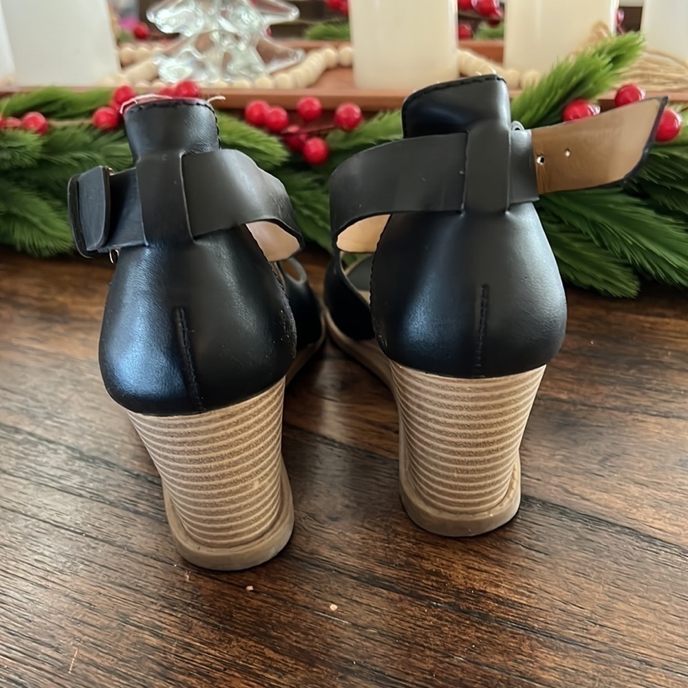 GH Bass & Co RENAE wedges black faux leather open toe sandal heels | size 9 - Picture 7 of 10